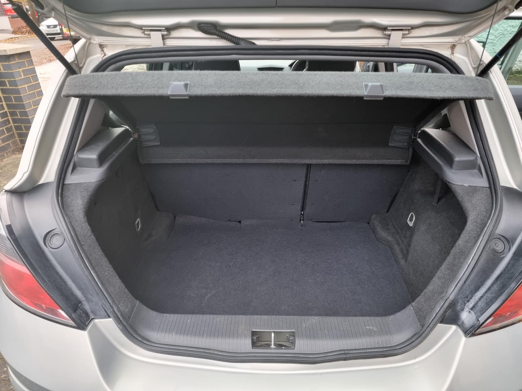 Vauxhall Astra 1.8i 16v Life Hatchback 5dr Petrol Automatic (187 g/km, 138 bhp)